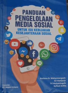 Book Cover: Panduan Pengelolaan Media Sosial Untuk Isu Kebijakan Kesejahteraan Sosial